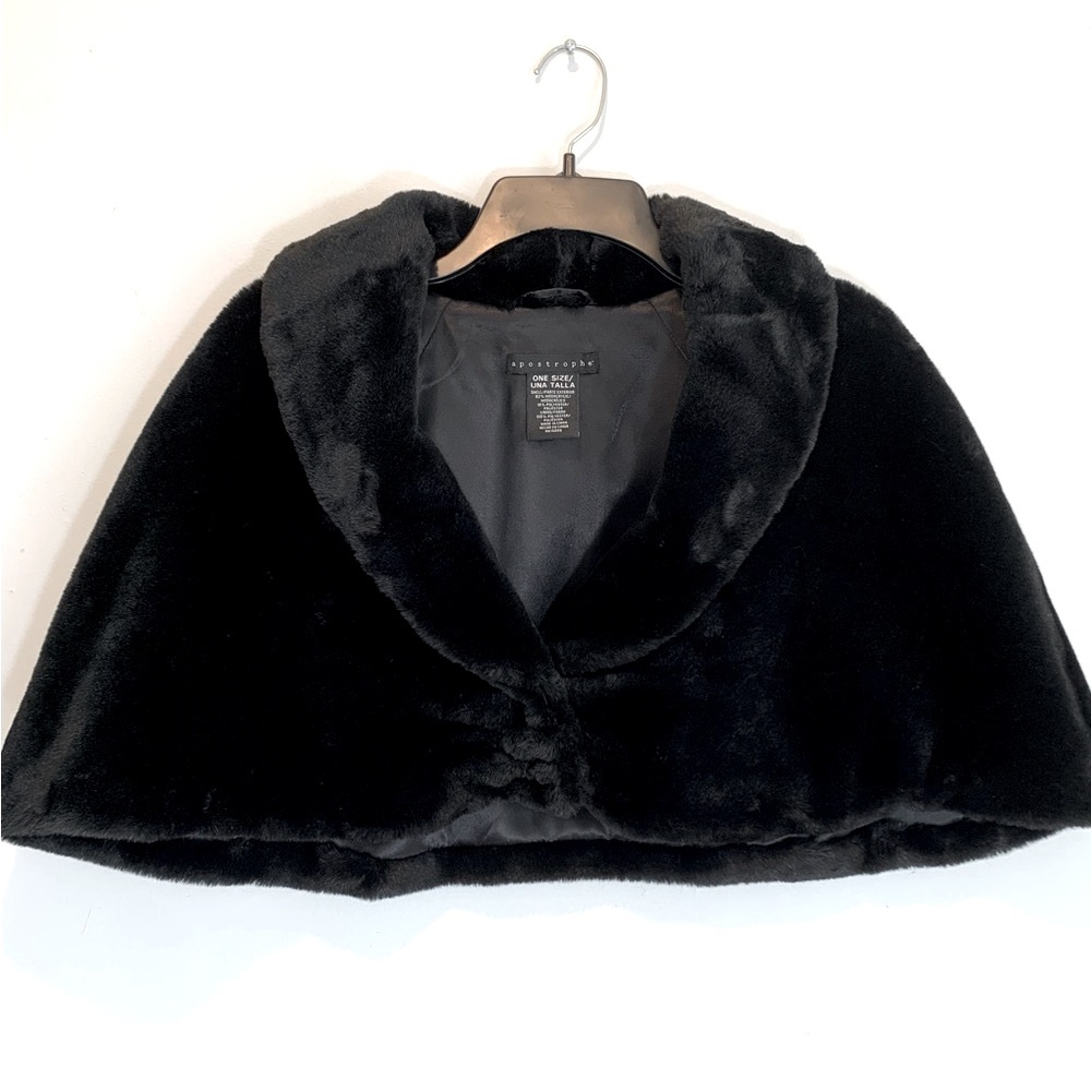 Apostrophe Black Faux Fur Cape